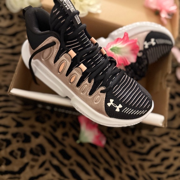 Under Armour Black and Tan Athletic Shoes for Performance - Picture 1 of 4